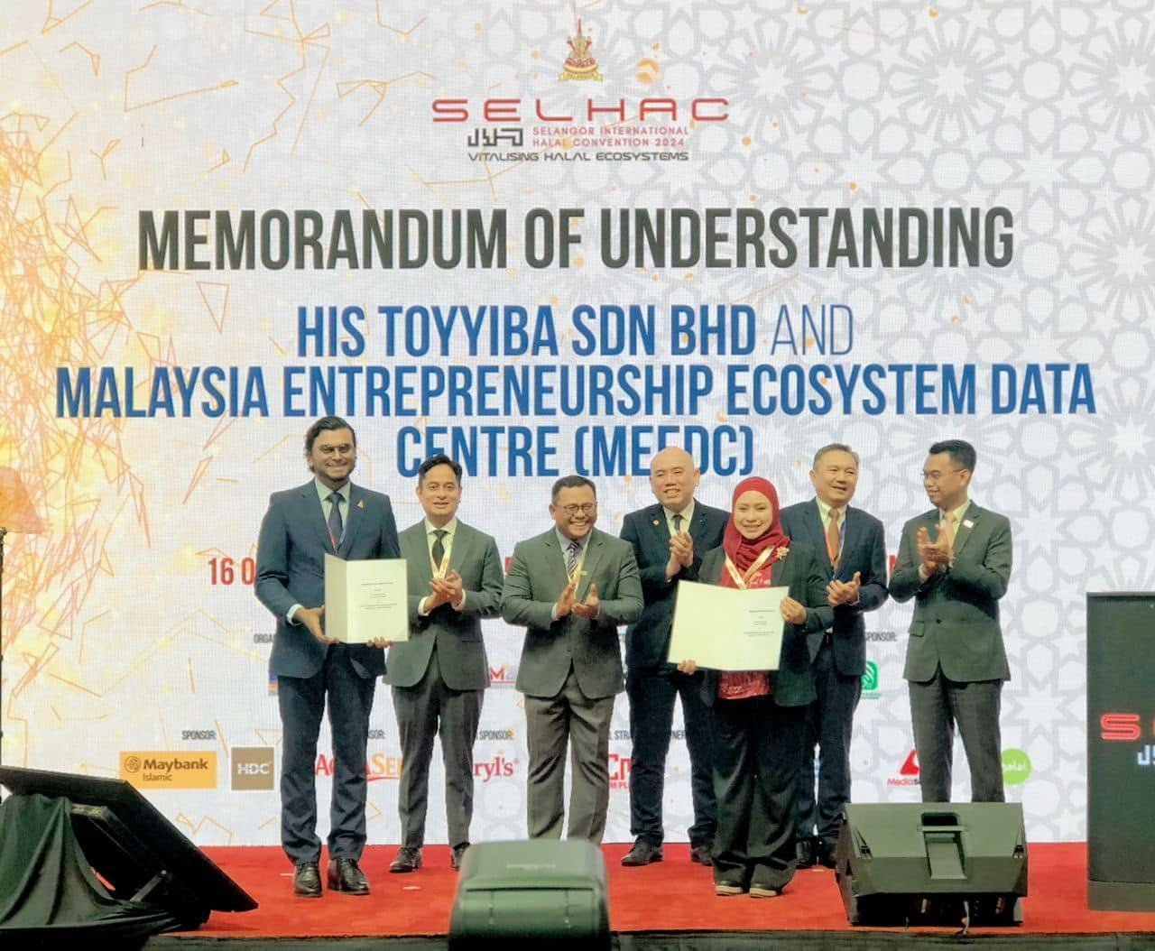 Majlis pertukaran dokumen Memorandum Persefahaman antara HIS Toyyiba Sdn Bhd dan Malaysia Entrepreneurship Ecosystem Data Centre (MEEDC) pada SELHAC 2024, 16 Oktober 2024.