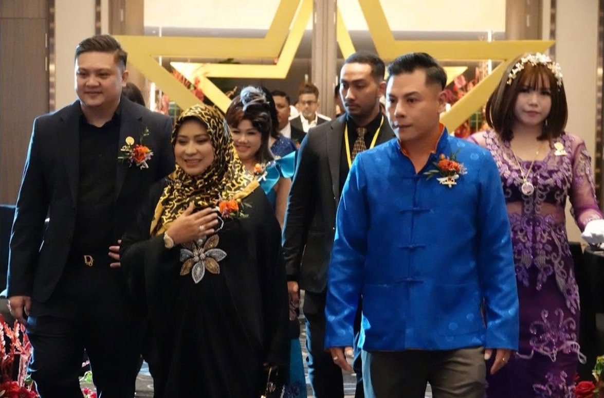 Presiden MEEDC Malaysia, Yang Mulia Tengku Adena, di Majlis International Business Alliance, Singapura